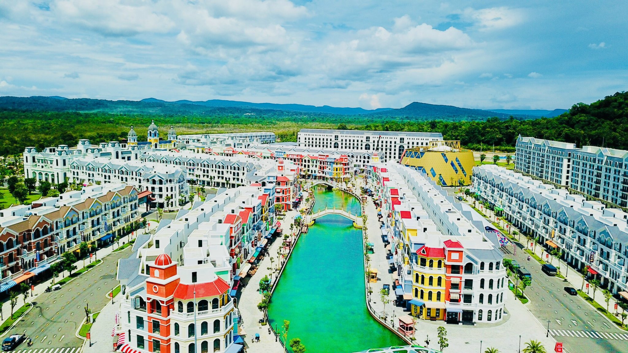 Bất động sản Phú Quốc lại