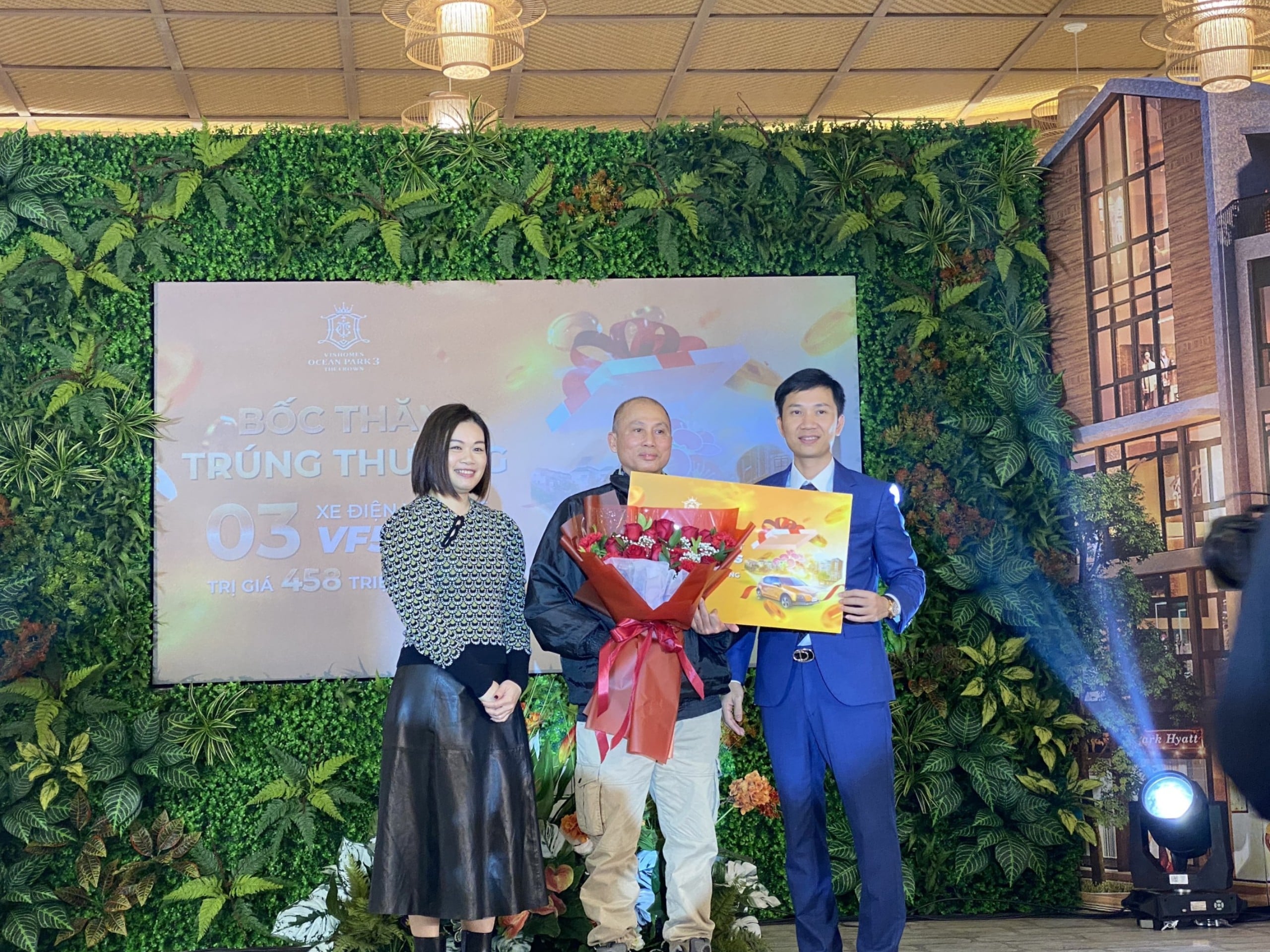 NHỮNG CHỦ NHÂN MAY MẮN CỦA SỰ KIỆN BỐC THĂM TRÚNG THƯỞNG “NHÀ SANG - XẾ XỊN - KHAI XUÂN PHÁT TÀI