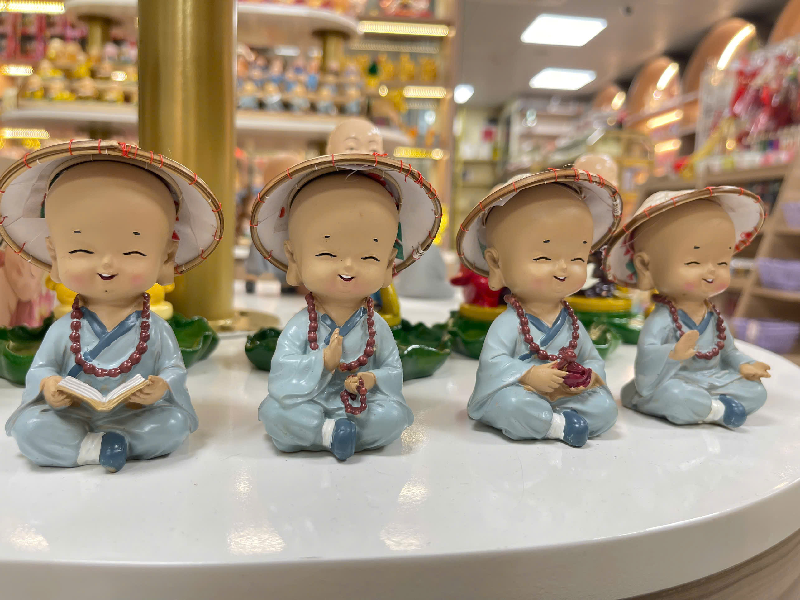 Bộ tứ chú tiểu xanh nón lá trung-NĐ