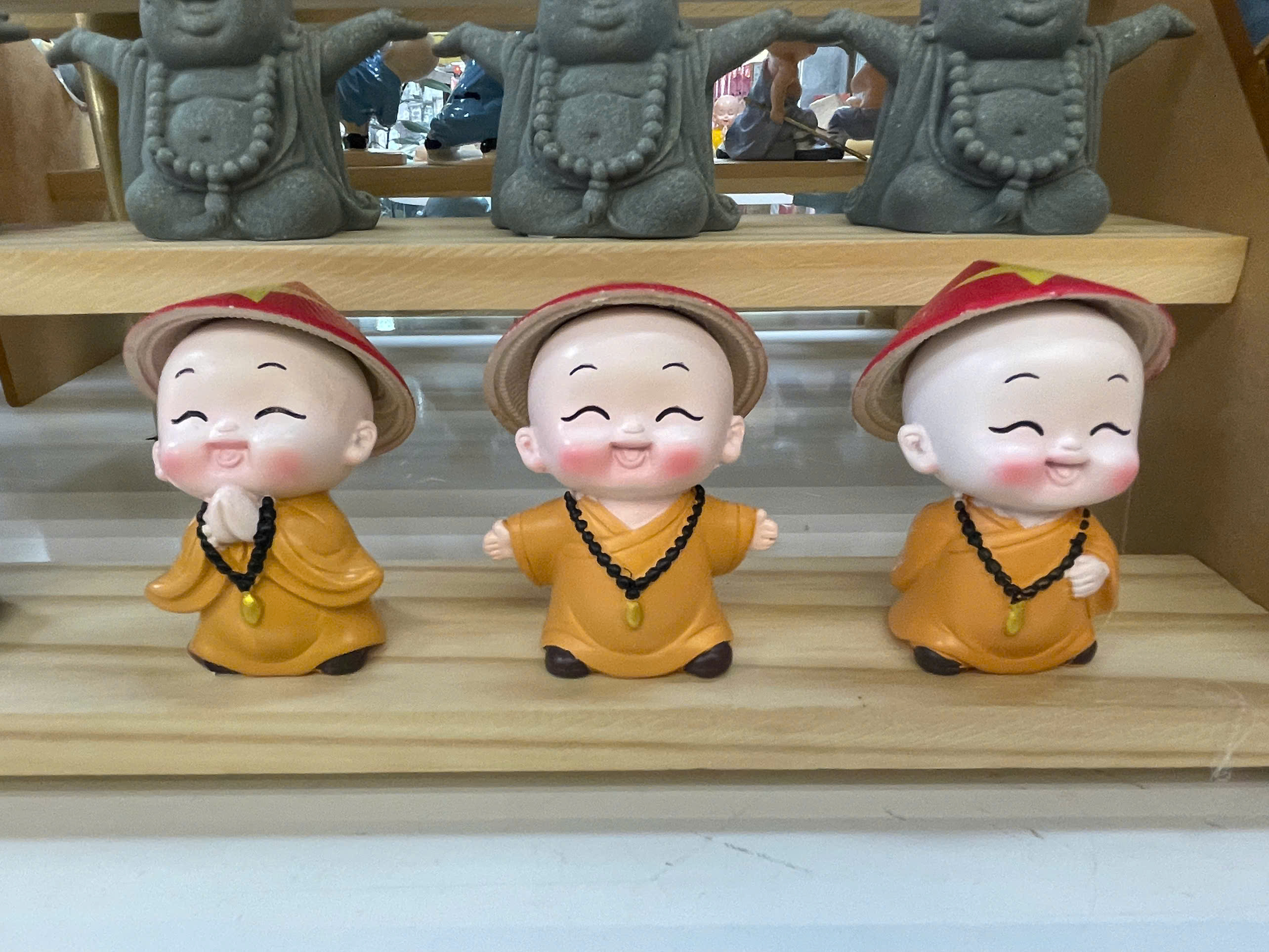 Bộ 3 chú tiểu nón cờ-NĐ