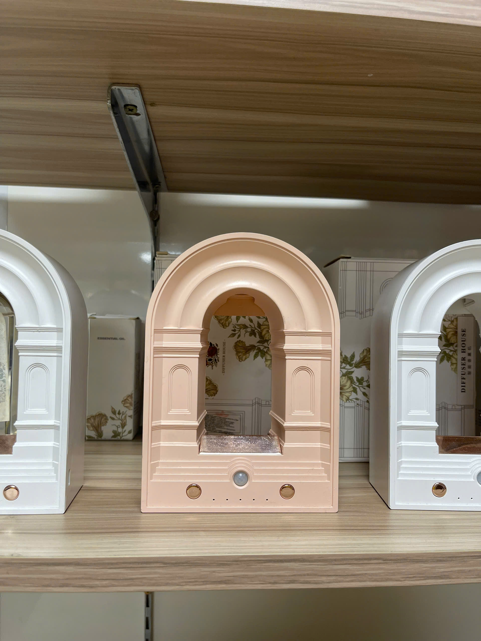 Máy xông tinh dầu cánh cổng-BL