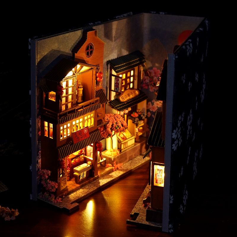 Mô hình 3D Book Nook Mẫu Hẻm Sakura,Noel Tự Làm bằng gỗ. Trang Trí Kệ sách, quà tặng sinh nhật Book Nook DIY TC25