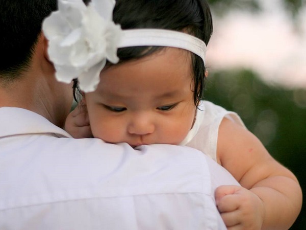 Mách nhỏ mẹ cách lựa chọn băng đô cho bé yêu