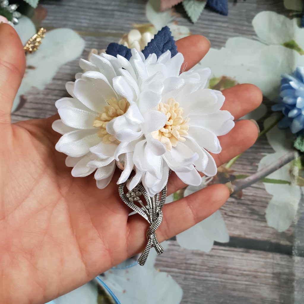 Review Tag Hoa Trà Lớn Cài Áo HANDMADE, Kiểu Cài Áo Hoa Có Ghim, Có Trâm Cài  Áo Váy Màu Hồng, Trắng, Nâu Kích Thước 10 CM CH001