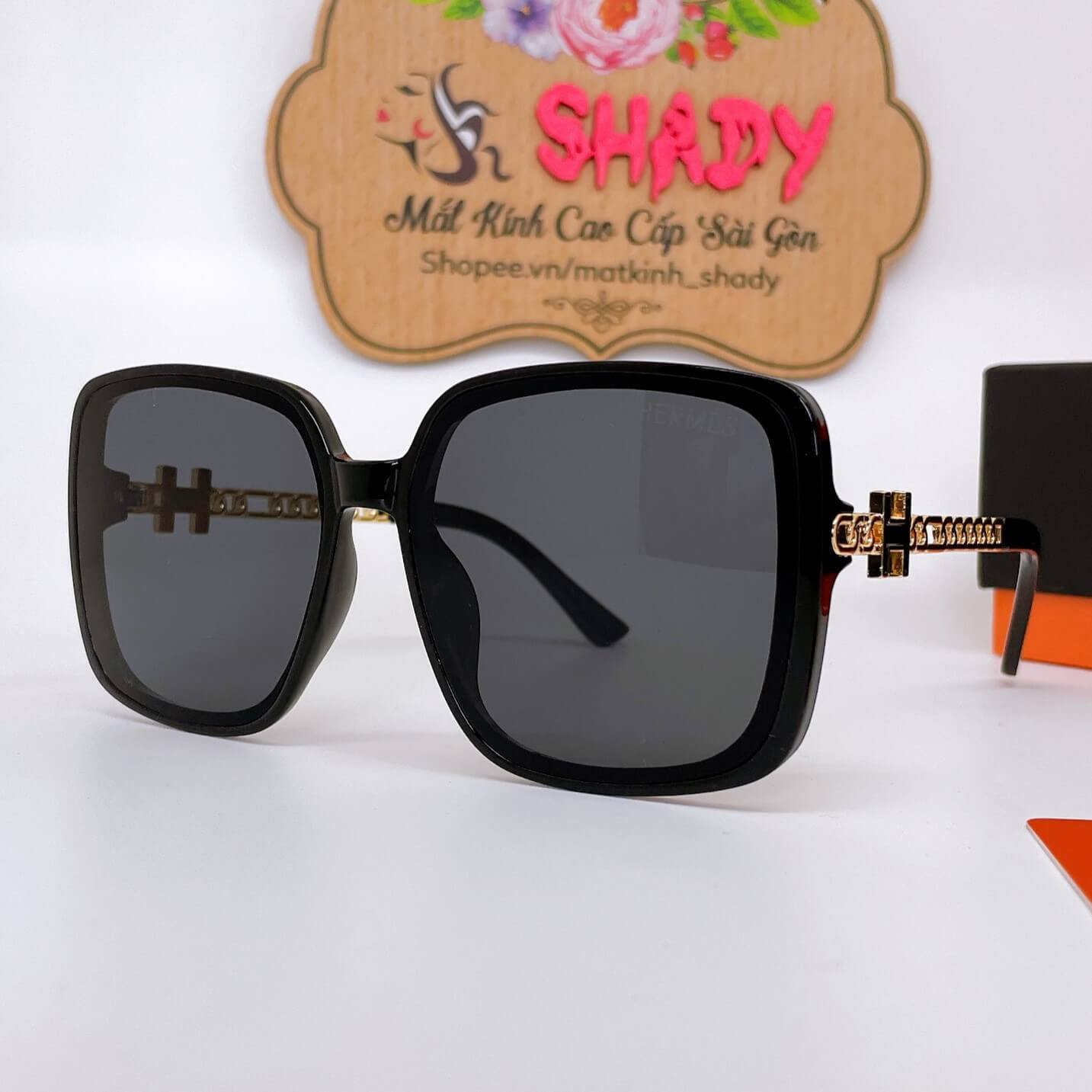 Mắt Kính Thời Trang Nữ - Kính Hermes Nữ Vuông Đen Gọng Chữ H Phối Mắc Xích Cao Cấp