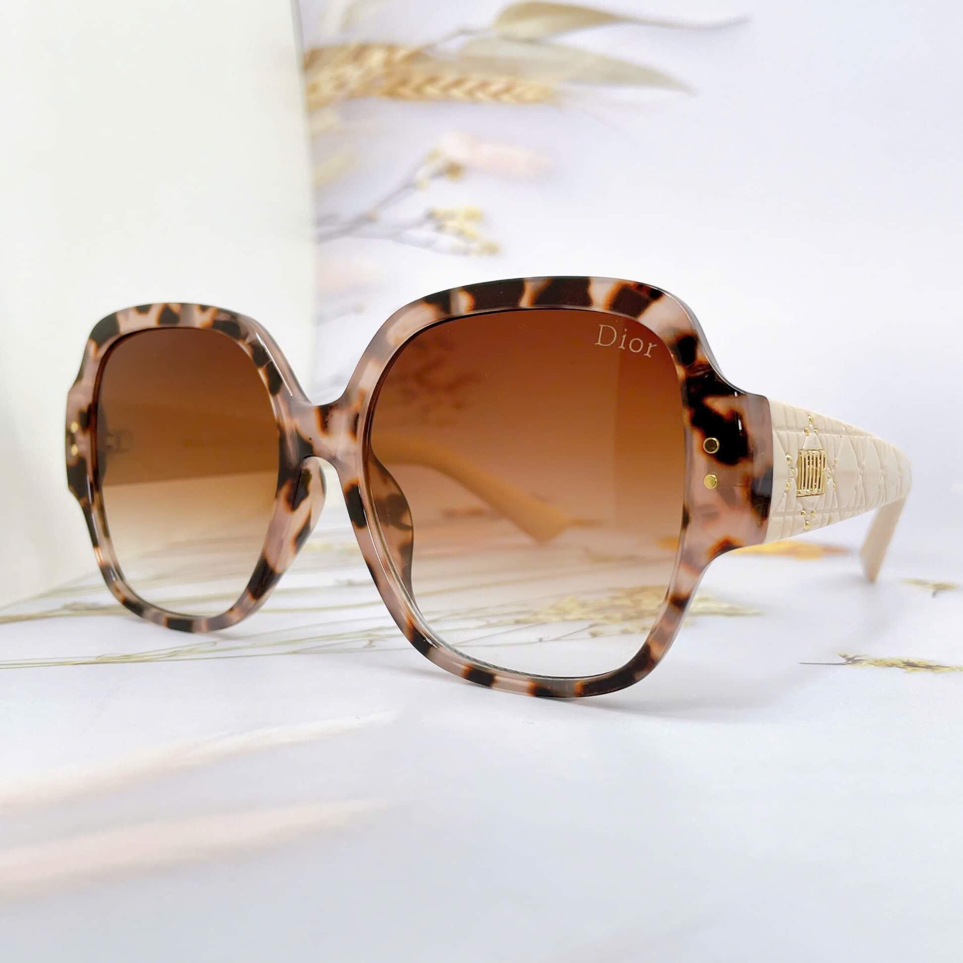 Mắt Kính Thời Trang Nữ - Kính Dior Nữ Bầu Màu Nâu Gọng Hổ Phách Mix Trắng Sữa Fullbox 6160