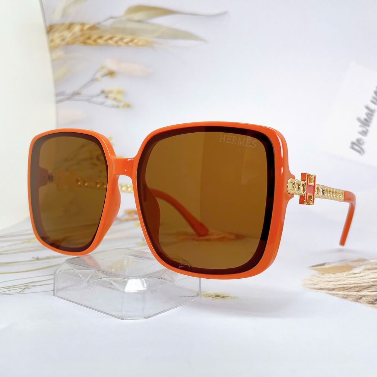 Mắt Kính Thời Trang Nữ - Kính Hermes Nữ Vuông Màu Nâu Viền Cam Gọng Chữ H Phối Mắc Xích