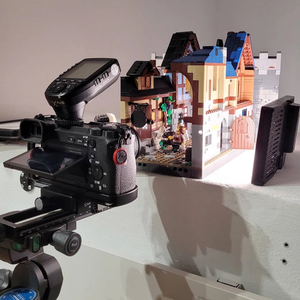 Nhiếp ảnh gia cho Lego: Công việc ''trong mơ với những người đam mê trò chơi xếp hình đầy sáng tạo