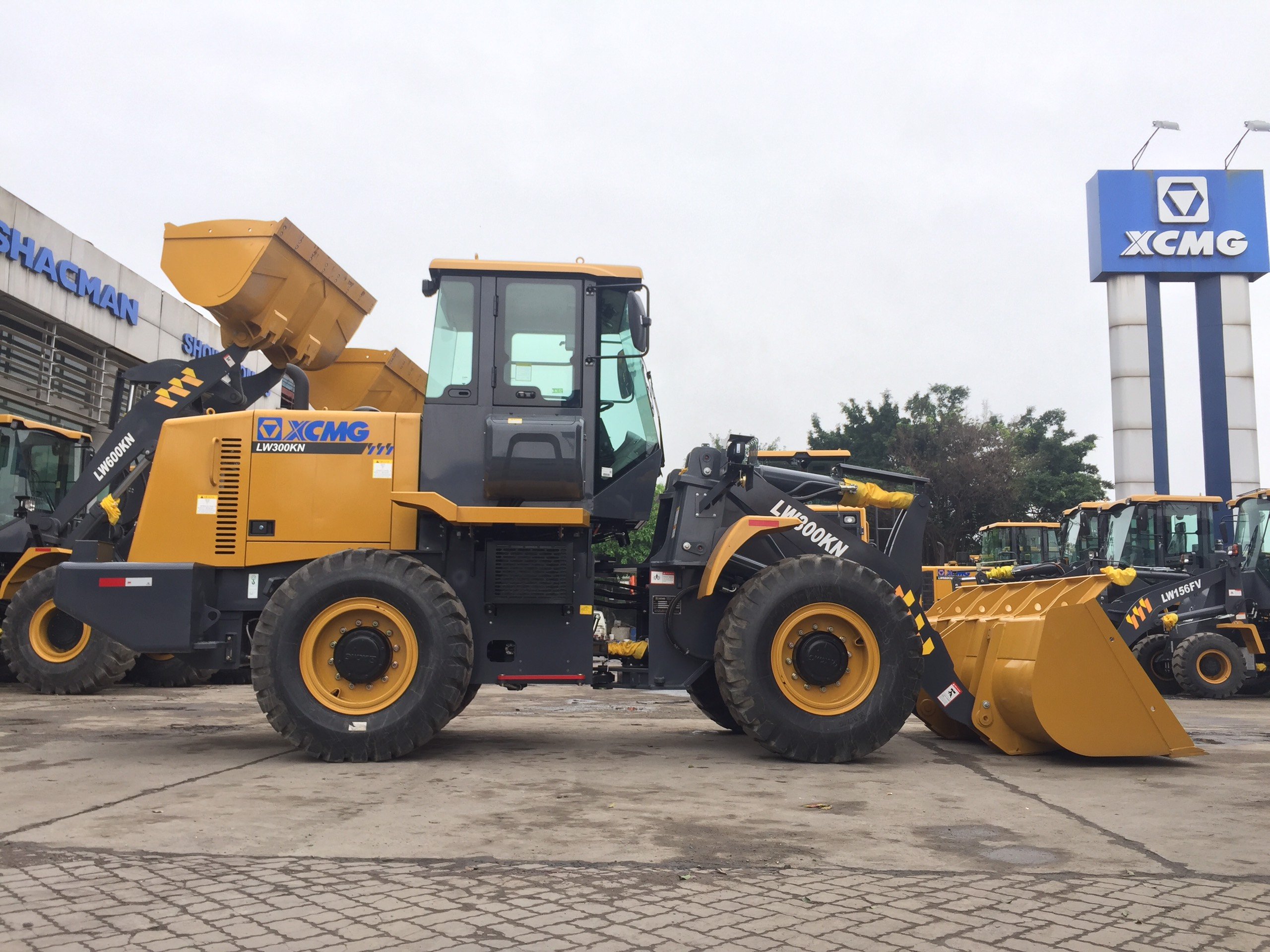 may-xuc-lat-xcmg-lw300kn-thuong-hieu-may-xuc-lat-hang-dau-trung-quoc