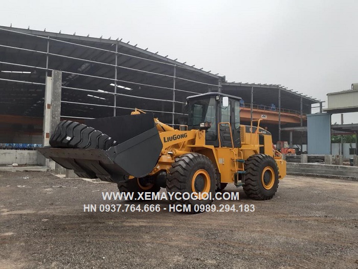 may-xuc-lat-liugong-zl50cn-gau-3-m3