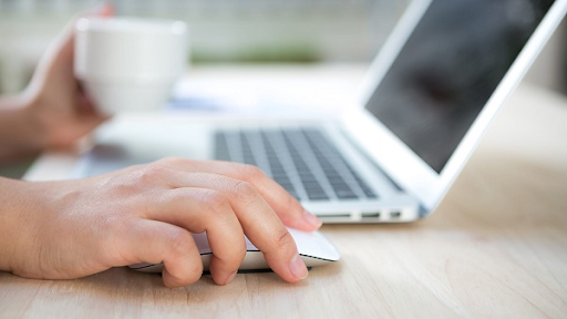 2 cách kết nối chuột không dây với laptop