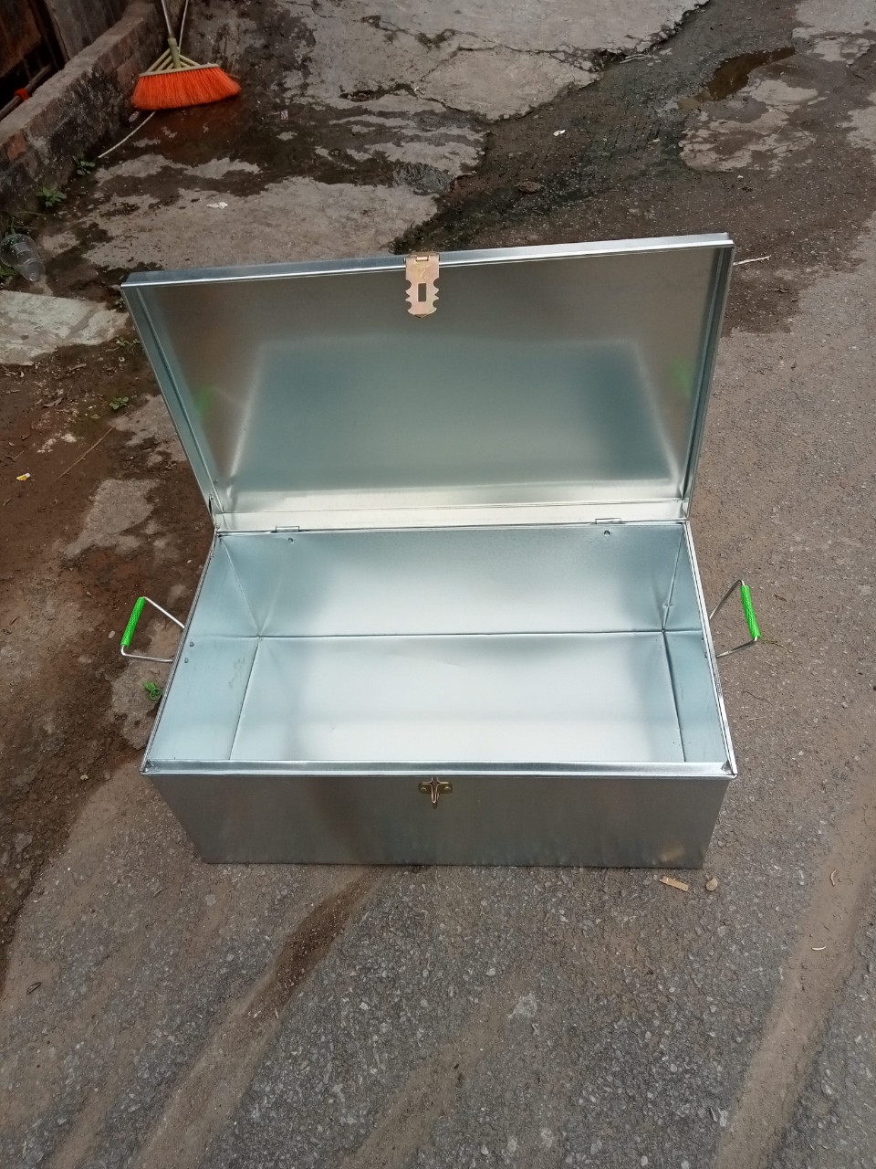 Thùng tôn đựng tài liệu, hồ sơ