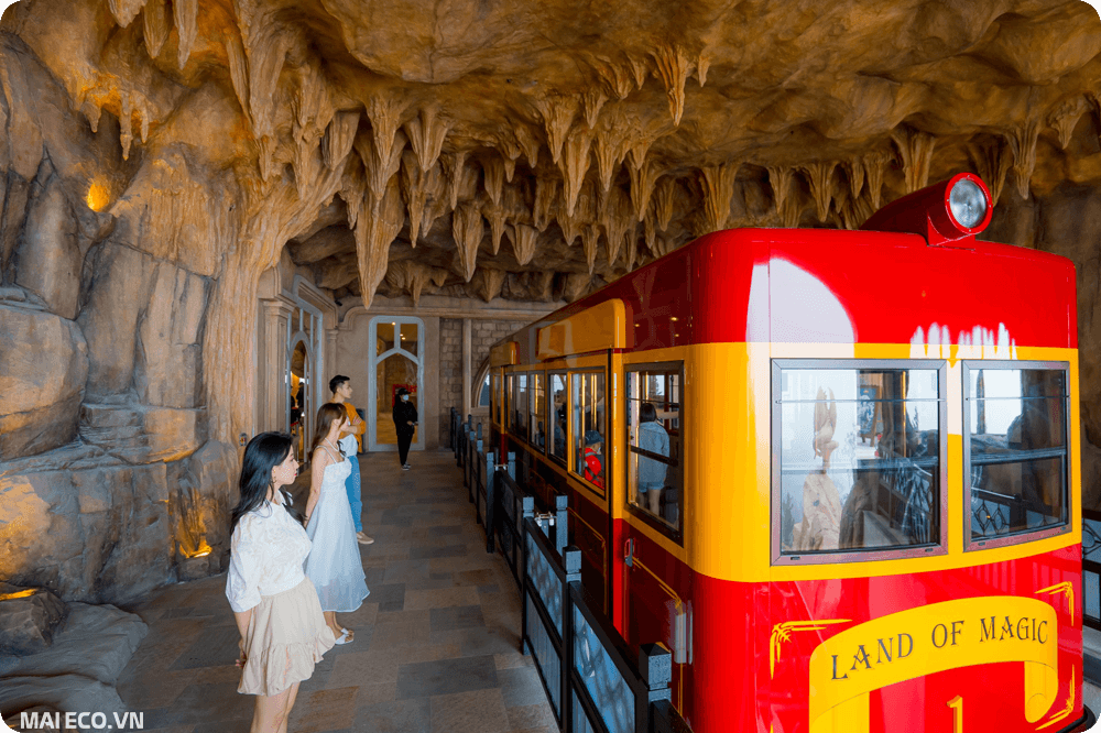 Tàu hoả leo núi bà nà