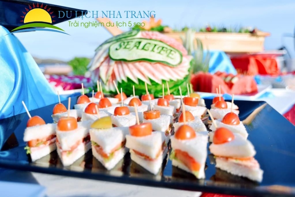 Tour Du thuyền Sealife Nha Trang