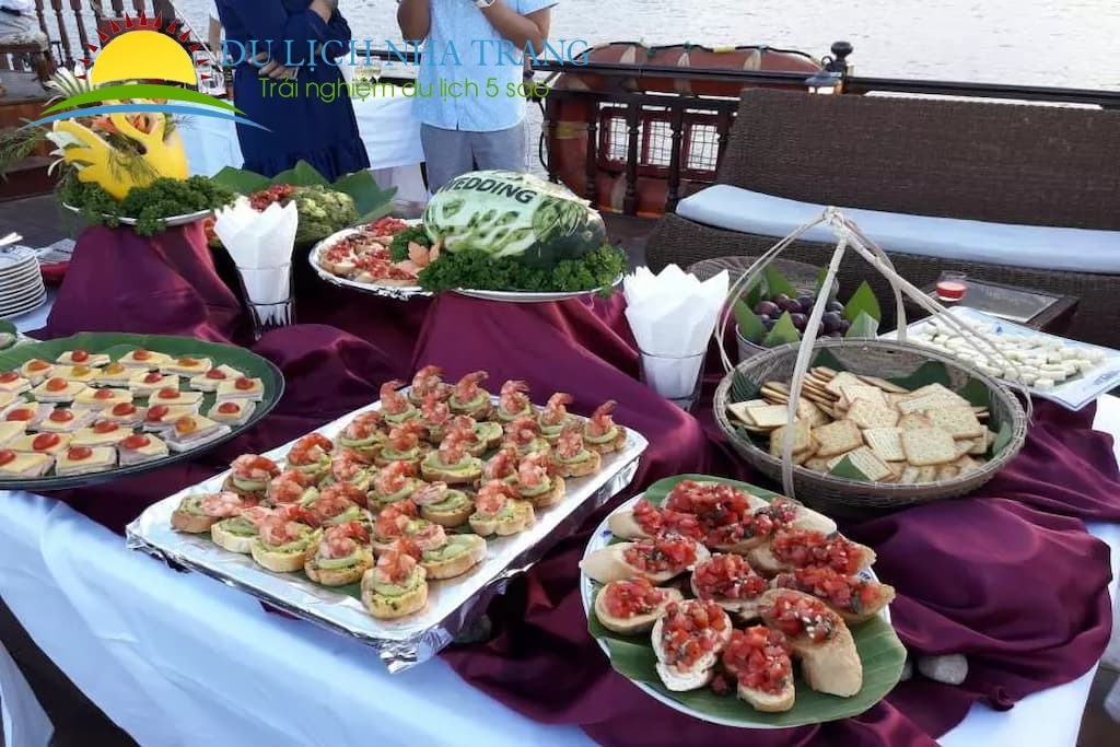 Tour Du thuyền Sealife Nha Trang