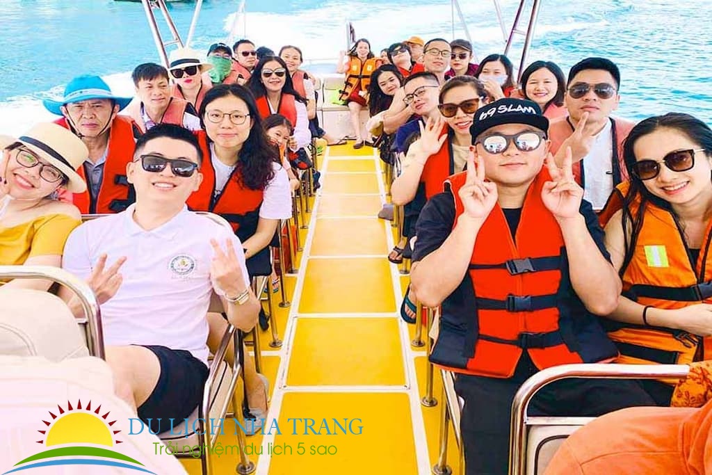 Tour đảo Robinson - Hòn Tằm Nha Trang 1 ngày