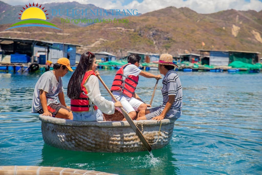 Tour Du thuyền Nha Trang - Emperor Cruises - gói tiêu chuẩn