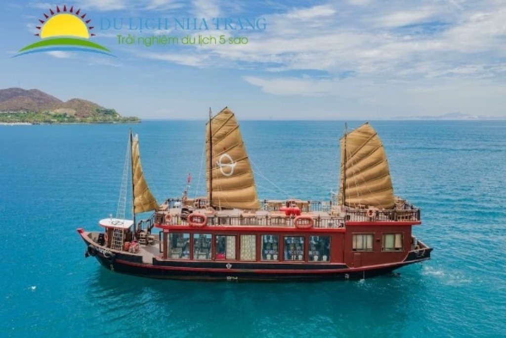 Tour Du thuyền Nha Trang - Emperor Cruises - gói cao cấp