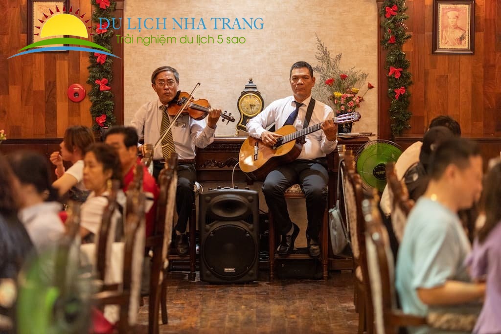 Tour Du thuyền Nha Trang - Emperor Cruises - gói cao cấp