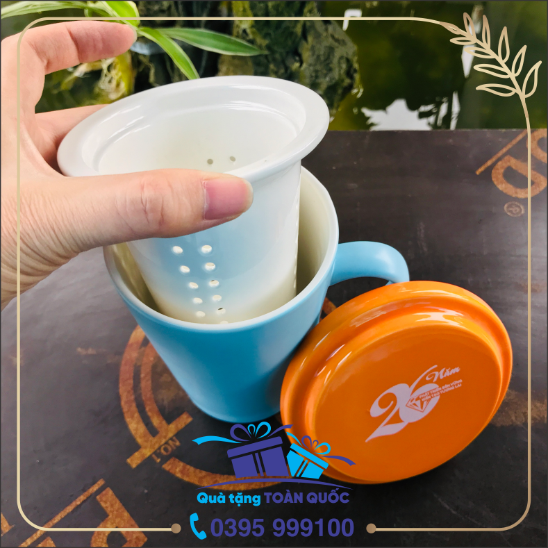 bộ cốc sứ lọc trà, cốc sứ có lõi lọc trà hoặc cà phê, ly sứ lọc cafe, cốc sứ có nắp và lọc trà, in ly sứ giá rẻ, quà tặng người già, quà tặng dưới 100k, quà tặng doanh nghiệp giá rẻ, cốc sứ men mờ, ly sứ men lì, cốc sứ có nắp 1