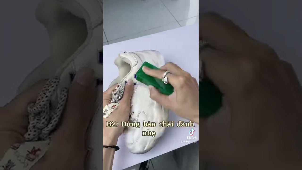 Review chai xịt bọt vệ sinh giày #shorts