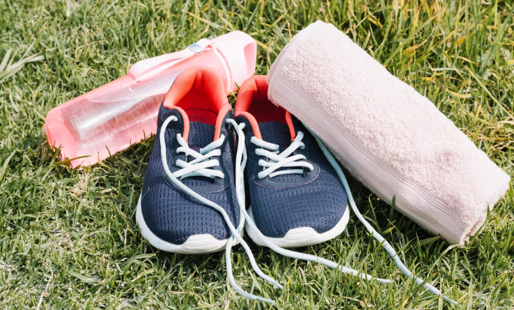 ĐỪNG ĐỂ GIÀY MẤT DÁNG CHỈ VÌ CÁCH GIẶT SAI