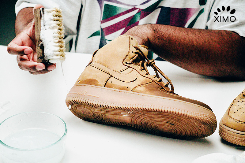 Dịch vụ vệ sinh giày sneaker chuyên nghiệp tốt nhất tại Hà Nội