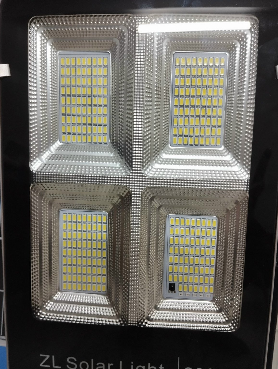 Đèn Đường Bàn Chải SOLARLED 200W - Đèn năng lượng mặt trời công suất 200w
