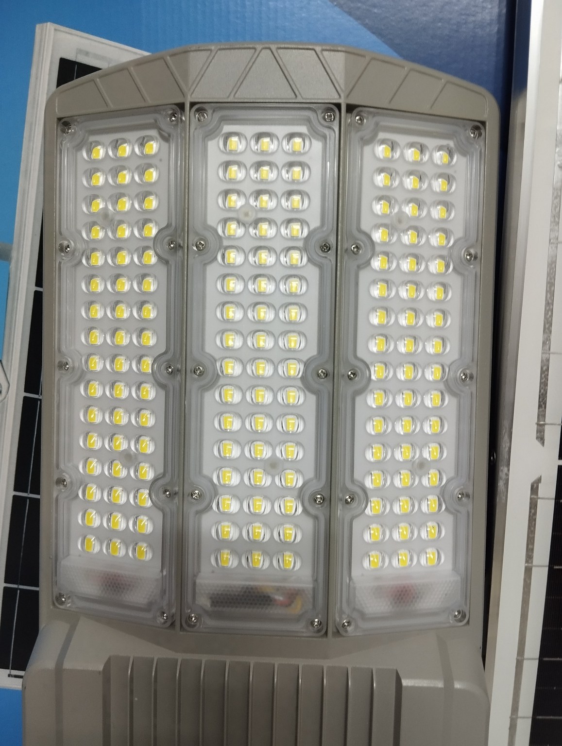 Đèn Đường Bàn Chải SOLARLED 500W – Đèn Bàn Chải 3 Mặt Công Suất 500w – Hiệu Suất Vượt Trội