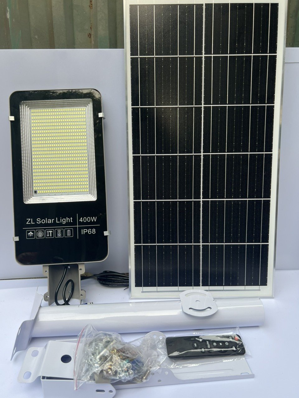 Đèn Đường Bàn Chải SOLARLED 400W – Giải Pháp Chiếu Sáng Hiệu Quả Cho Đường Phố