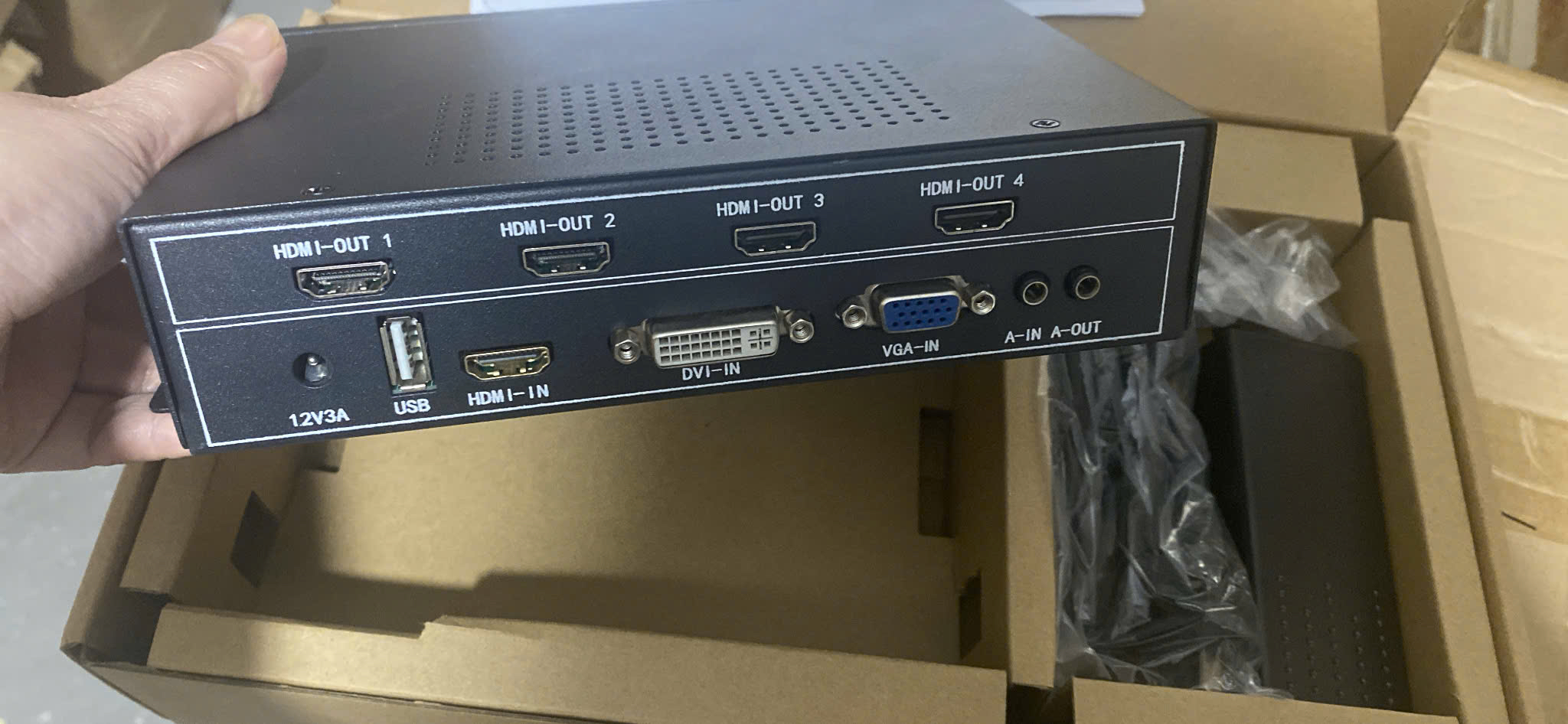 bo-ghep-4-man-hinh-bk