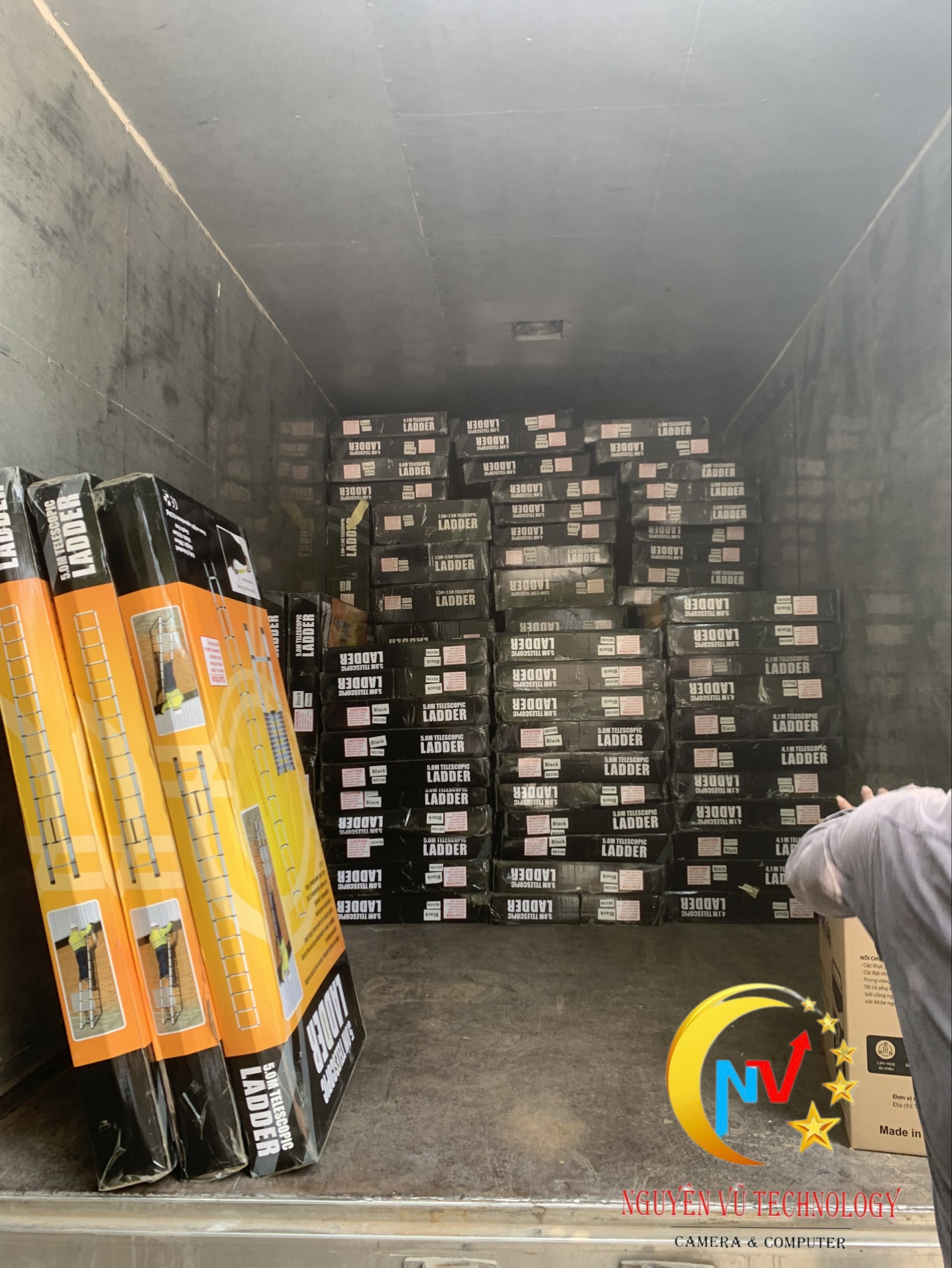 Thang nhôm rút đơn BK-38 ,thang nhôm rút đơn màu đen 3m8