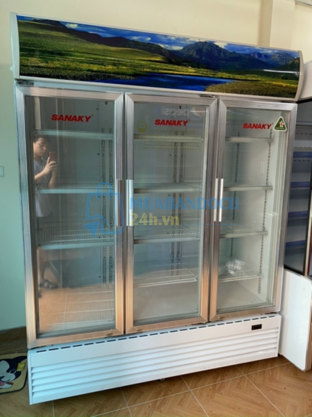 Tủ mát Sanaky 3 cánh mở VH-1520HP dung tích 1500l