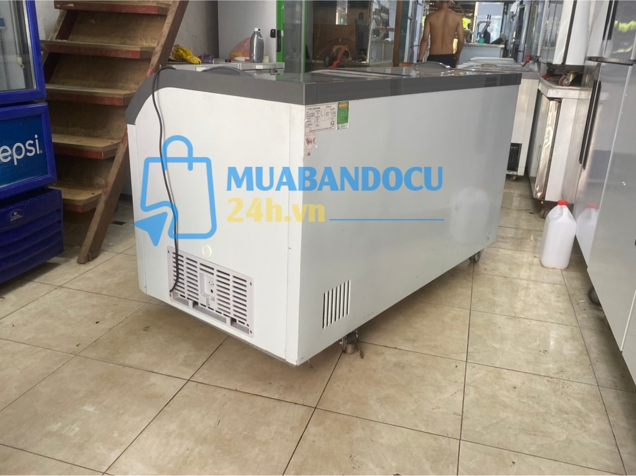 Tủ đông Darling 800 lít DMF-7079ASKI, mới 90%