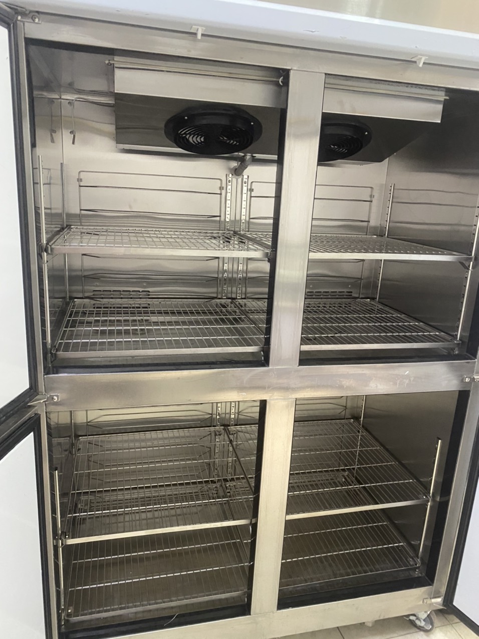 Tủ Đông Inox 4 Cánh Đức Minh 1100L, New 99%- Hàng Chính Hãng