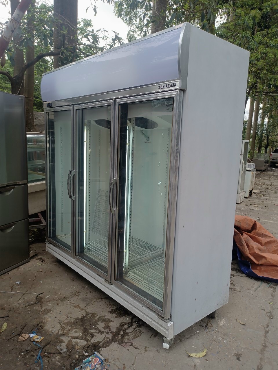 Tủ Mát 3 Cánh Berjaya Cửa Kính 3D/DC-SM 1500L-Thanh Lý Giá Rẻ- New 90%