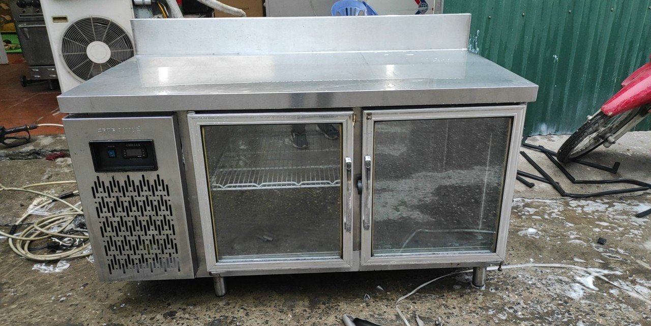 Tủ bàn mát Berjaya mặt kính B2D/C4/600-SM cũ