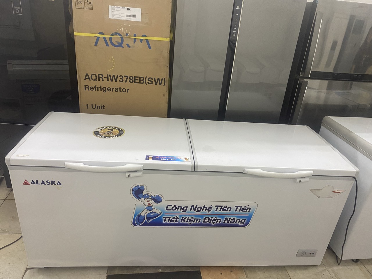 Tủ đông Alaska 1000 lít, mới 90%