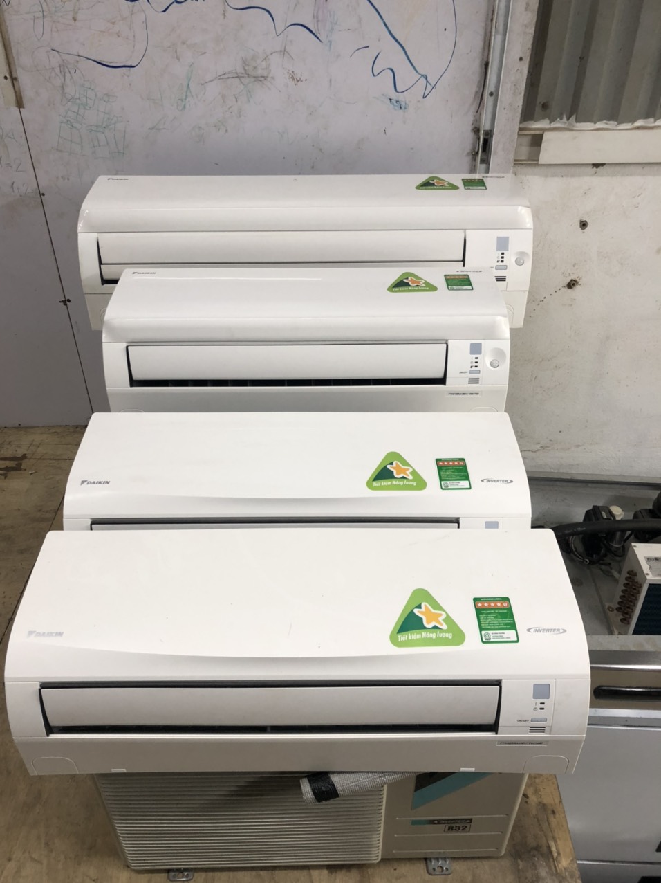 Điều Hòa 1 Chiều Daikin 12000BTU Inverter FTKA35UAVMV 2020- New 99%