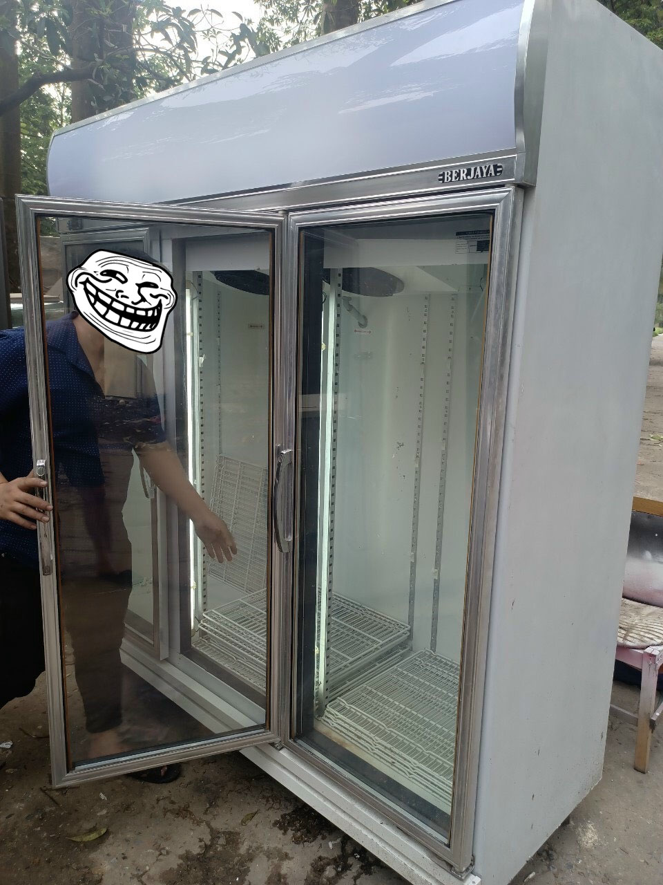 Tủ Mát 3 Cánh Berjaya Cửa Kính 3D/DC-SM 1500L-Thanh Lý Giá Rẻ- New 90%