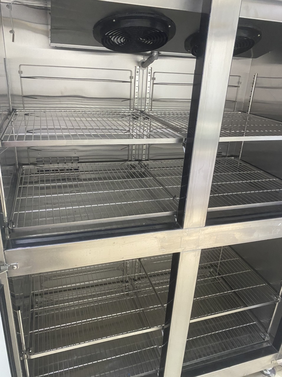 Tủ Đông Inox 4 Cánh Đức Minh 1100L, New 99%- Hàng Chính Hãng