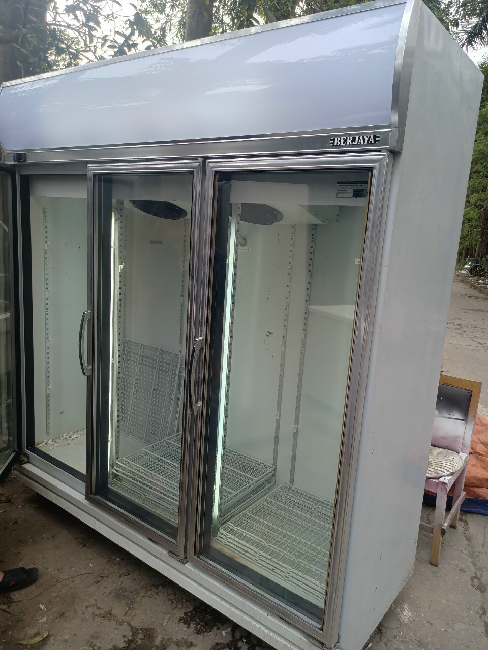 Tủ Mát 3 Cánh Berjaya Cửa Kính 3D/DC-SM 1500L-Thanh Lý Giá Rẻ- New 90%