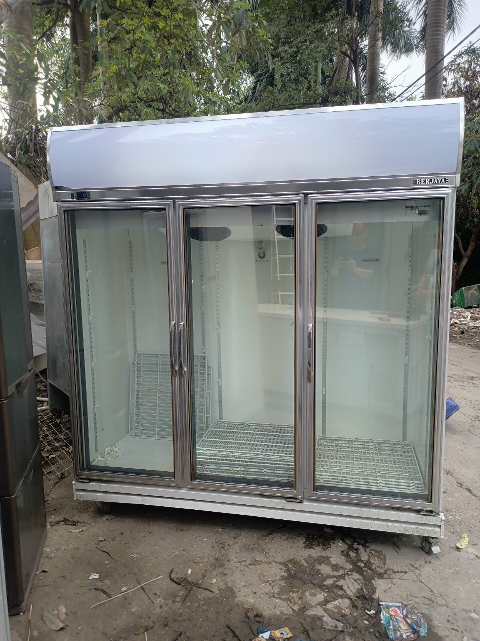 Tủ Mát 3 Cánh Berjaya Cửa Kính 3D/DC-SM 1500L-Thanh Lý Giá Rẻ- New 90%