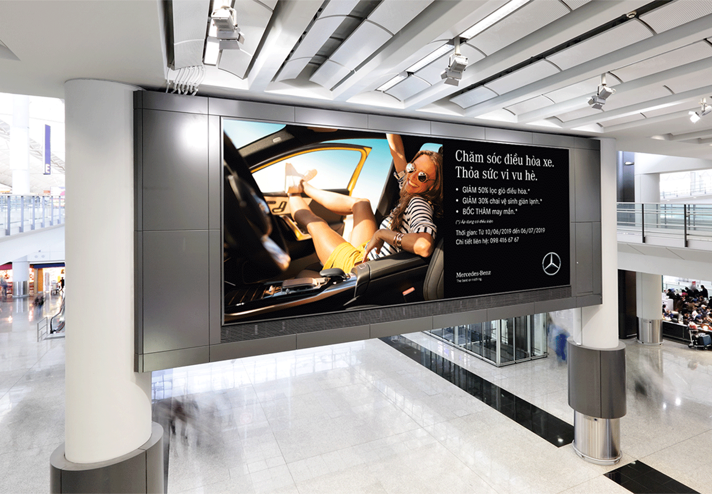 Biển quảng cáo Mercedes