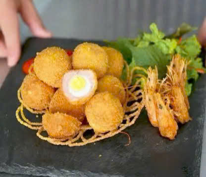trứng cút bách hoa