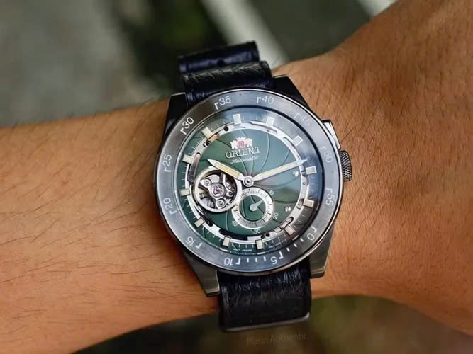 Đồng Hồ Nam Orient Automatic Retro Future Camera RA-AR0202E10B