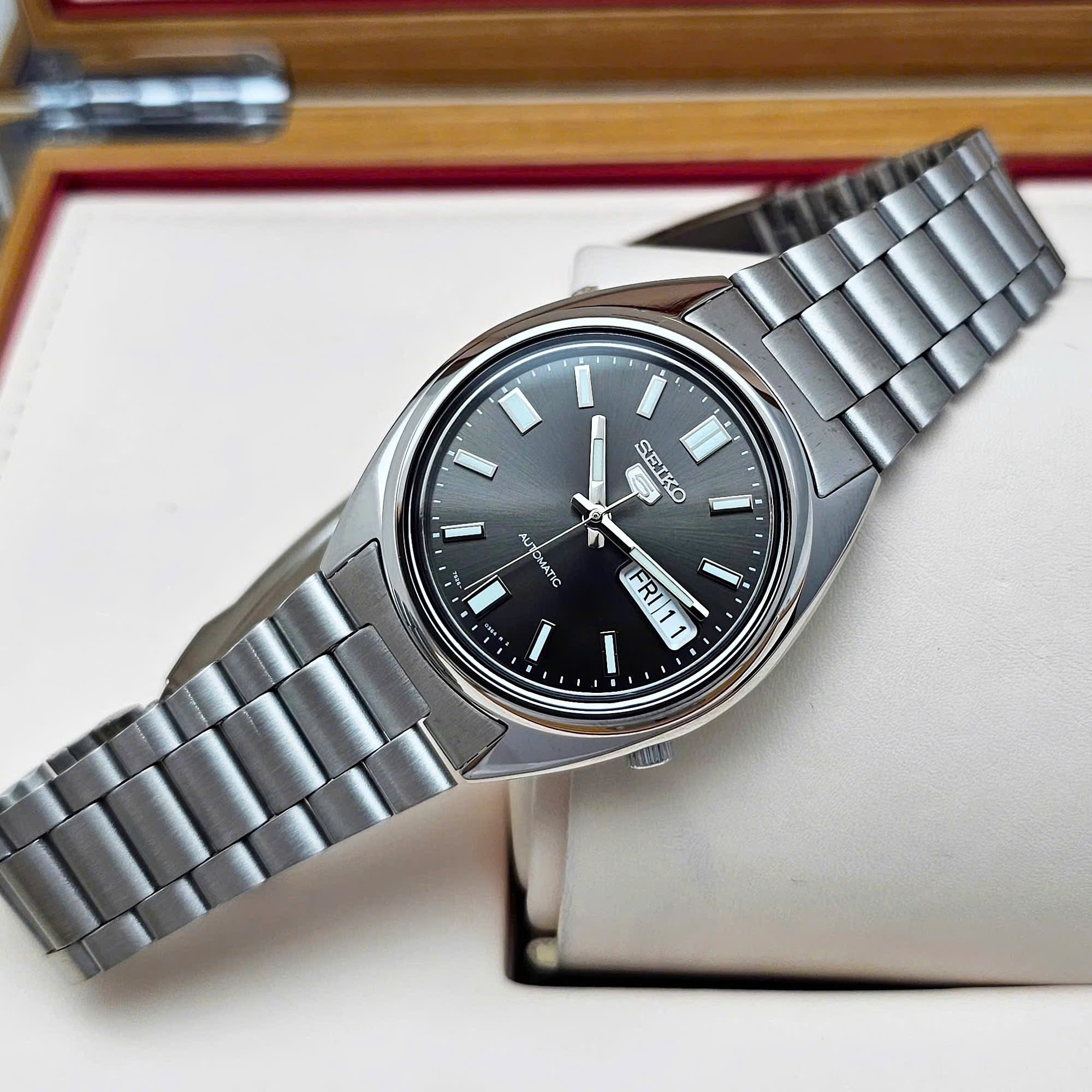 Đồng Hồ Nam Seiko Automatic SNXS79K1 SNXS79 Mặt Đen