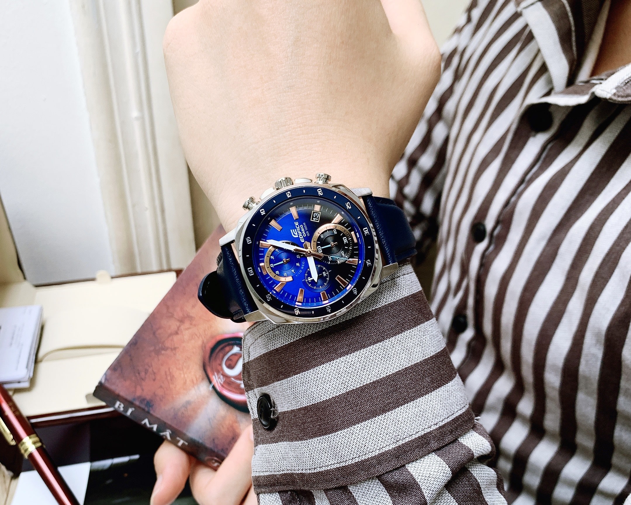 Đồng Hồ Casio Edifice EFV-600L-2AVUDF Chronograp Blue Dây Da Nam | Hwatch.com.vn