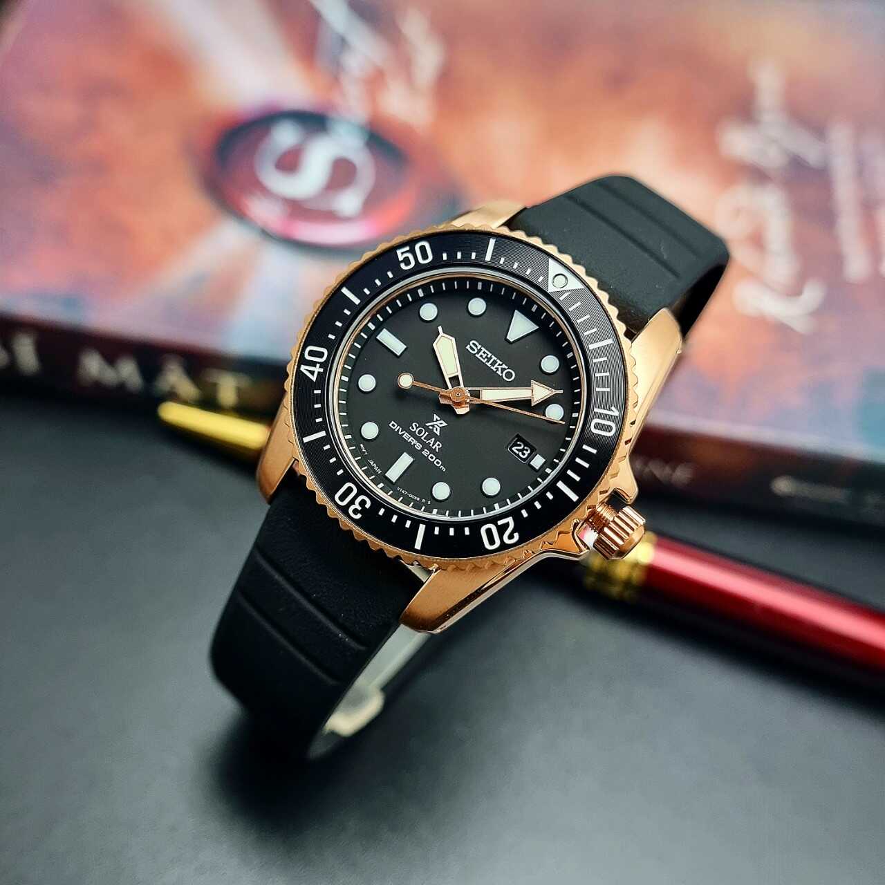 Đồng Hồ Nam Seiko Diver's 200M SNE586P1 Solar Dây Casu Non Vỏ Rose Sapphire  