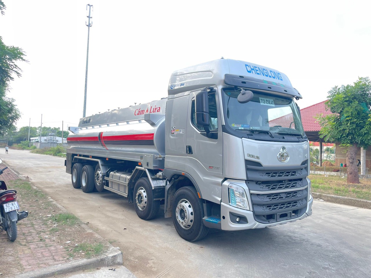 Xe bồn chở xăng dầu chenglong